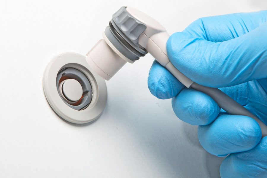 Caton Icon low-profile plastic medical connector